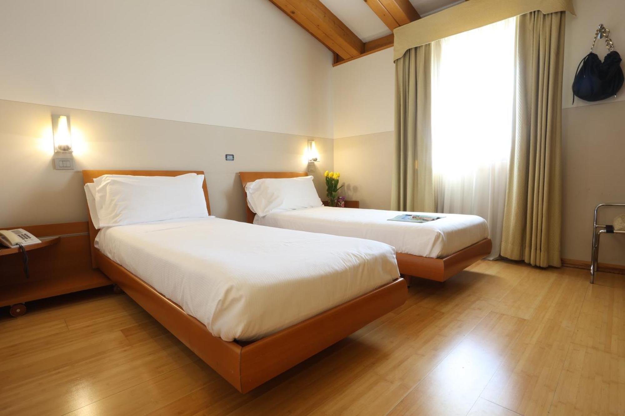 Hotel Della Torre 1850 Ponte San Marco Екстериор снимка