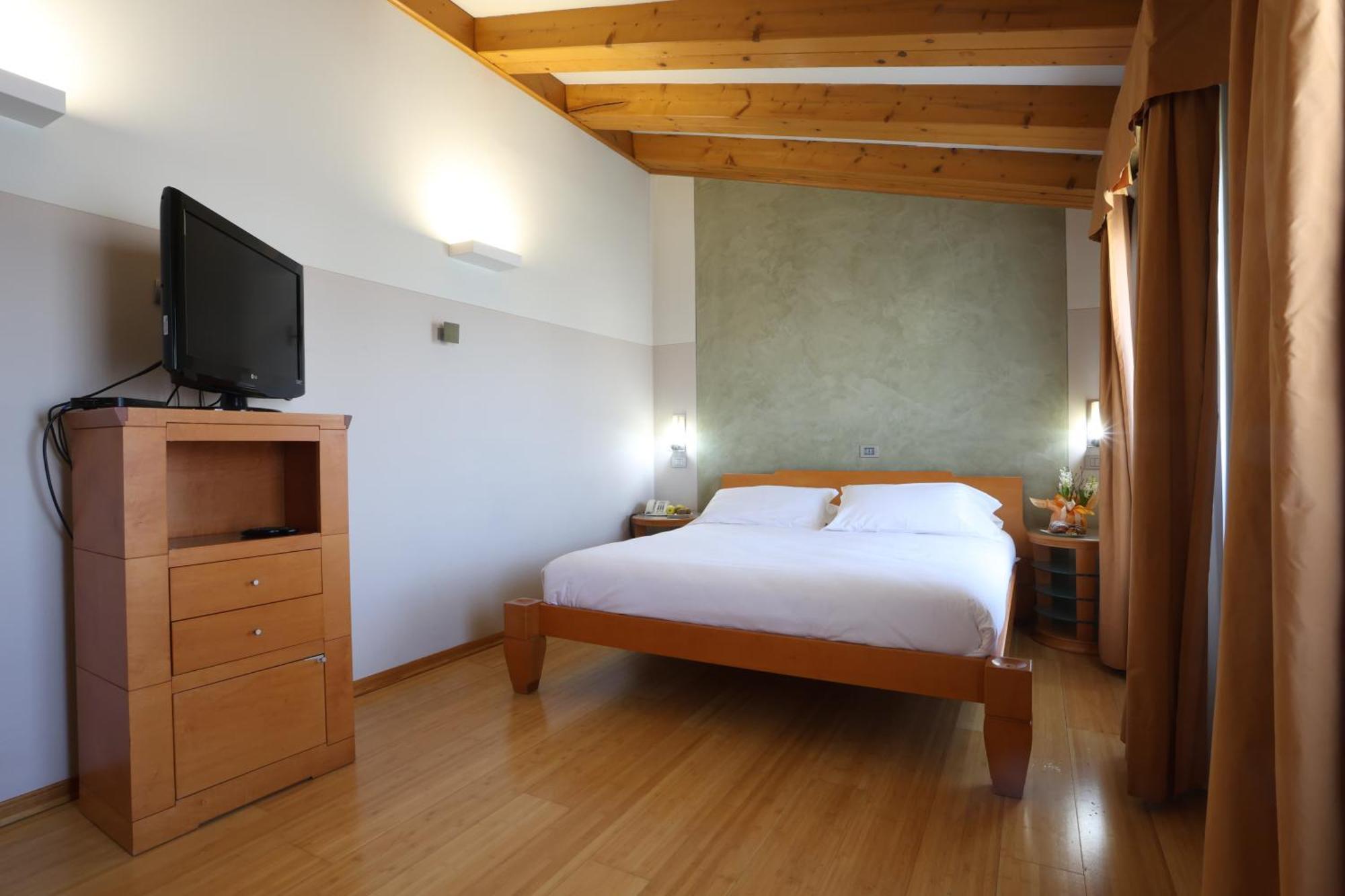 Hotel Della Torre 1850 Ponte San Marco Екстериор снимка