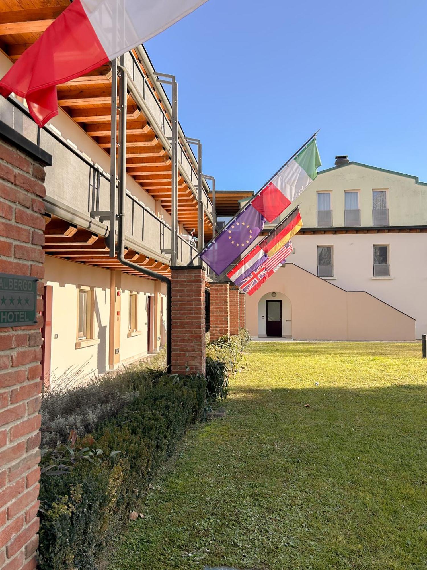 Hotel Della Torre 1850 Ponte San Marco Екстериор снимка